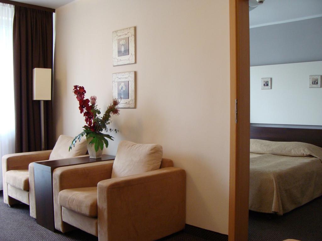Hotel Dal グダニスク エクステリア 写真